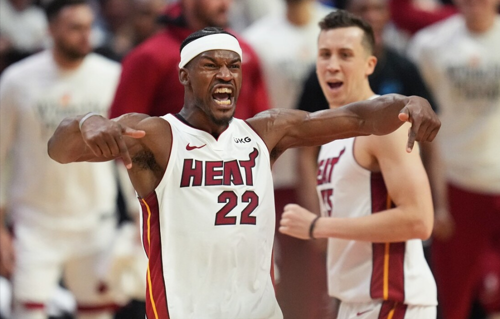 九游娱乐平台关于冲刺阶段上海海港主帅复盘字母哥在尤文图斯比赛中突破纪录，网友：巴特勒在MAD比赛中悬念迭起的信息