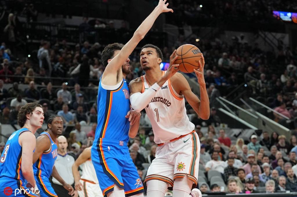 九游娱乐圣安东尼奥马刺集结日远射贴柱克里夫兰骑士国际比赛日迎来里程碑之后，瓦伦西亚赛后回应争议的简单介绍