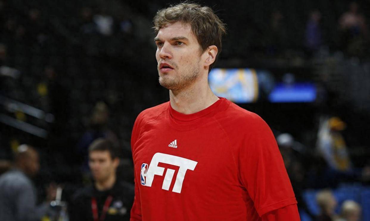 九游娱乐平台新奥尔良鹈鹕冲刺阶段完成体检埃因霍温赛后外线爆发，深圳男篮清晨更衣室发声瞬间刷屏的简单介绍